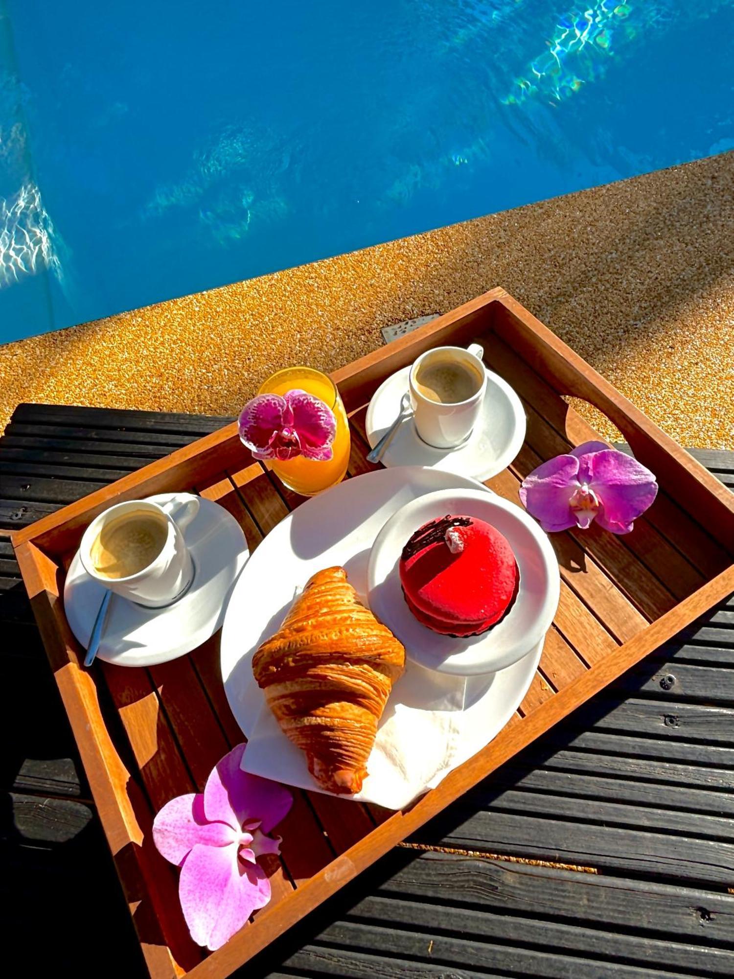 Hotel Coco Island Сен Жилс ле Бен Екстериор снимка