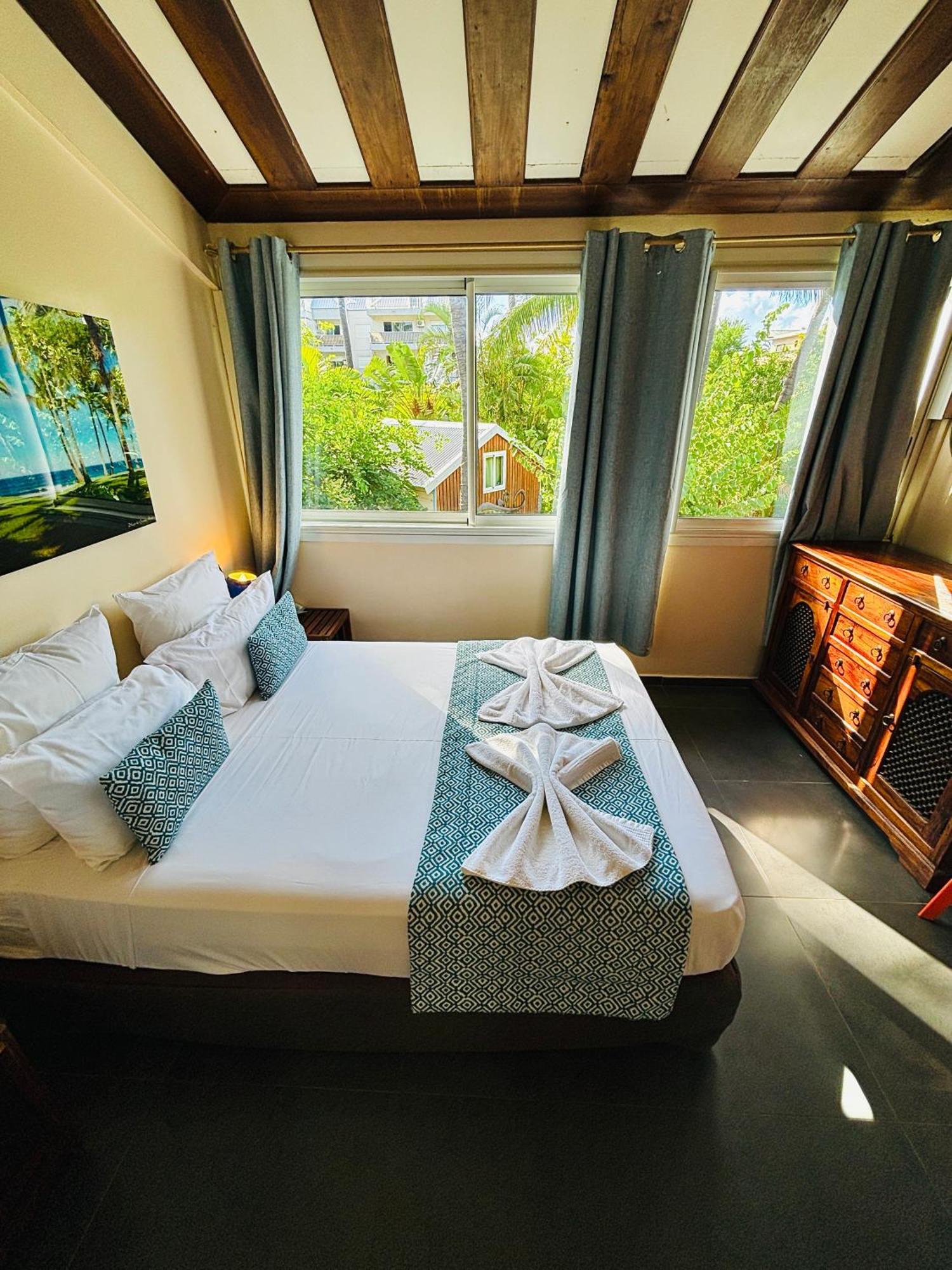 Hotel Coco Island Сен Жилс ле Бен Екстериор снимка
