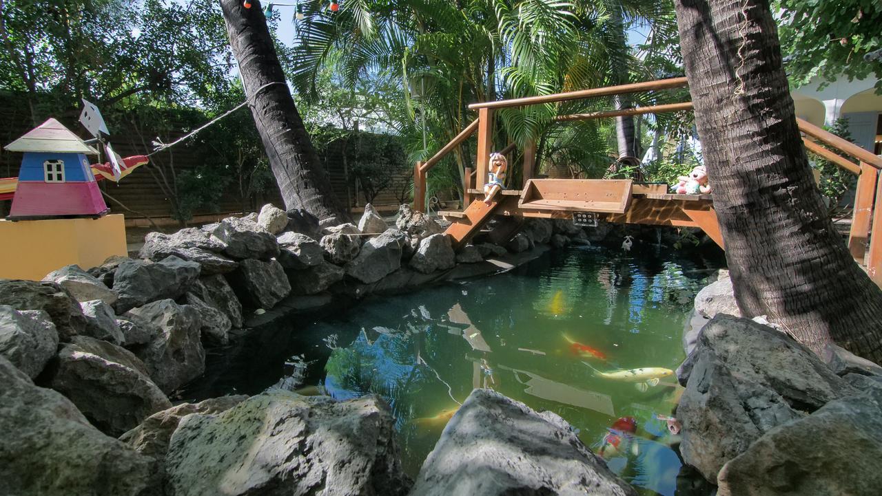 Hotel Coco Island Сен Жилс ле Бен Екстериор снимка